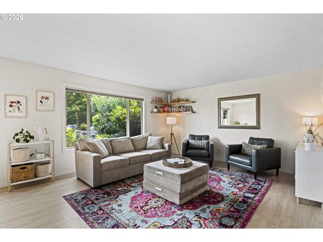 6286 Preakness Dr, West Linn, OR 97068