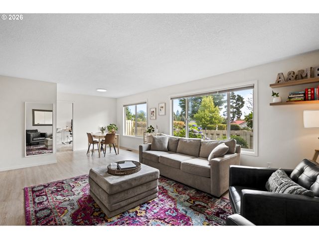 6286 Preakness Dr, West Linn, OR 97068