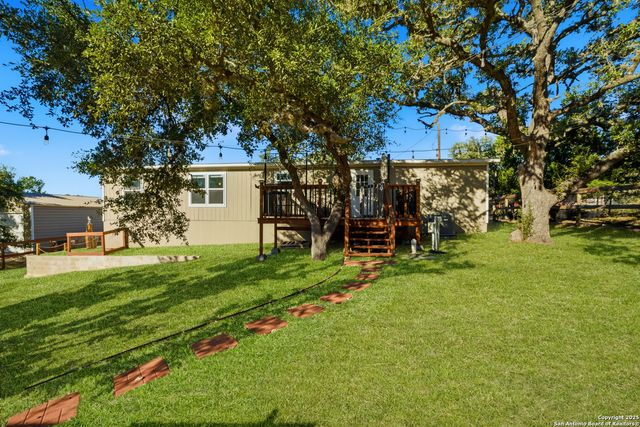 219 Private Road 1523, Bandera, TX 78003