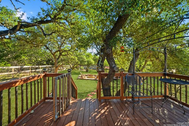 219 Private Road 1523, Bandera, TX 78003