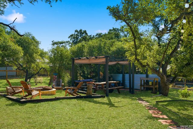 219 Private Road 1523, Bandera, TX 78003