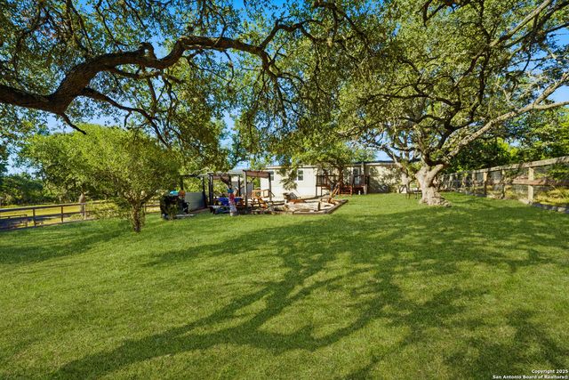 219 Private Road 1523, Bandera, TX 78003