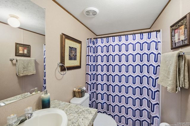 219 Private Road 1523, Bandera, TX 78003