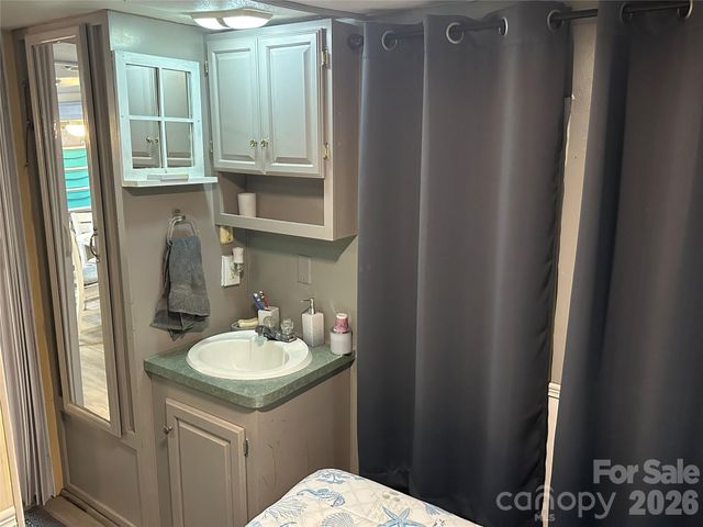 138 Marina Drive, New London, NC 28127