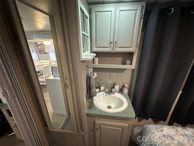138 Marina Drive, New London, NC 28127