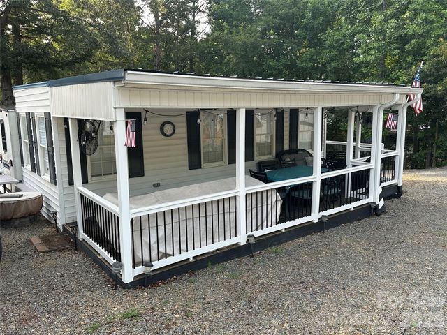 138 Marina Drive, New London, NC 28127