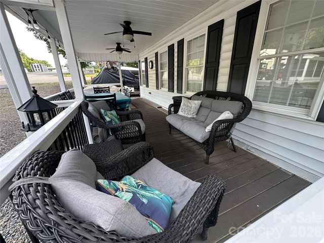 138 Marina Drive, New London, NC 28127