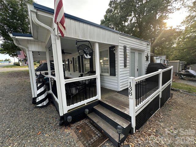 138 Marina Drive, New London, NC 28127