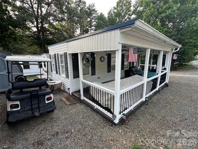 138 Marina Drive, New London, NC 28127