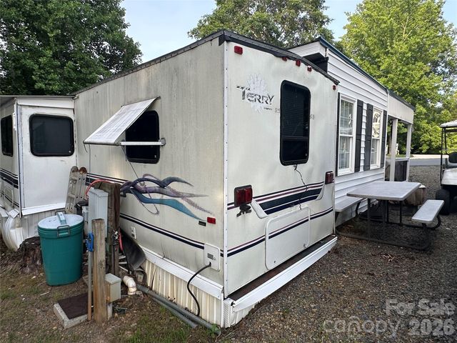 138 Marina Drive, New London, NC 28127