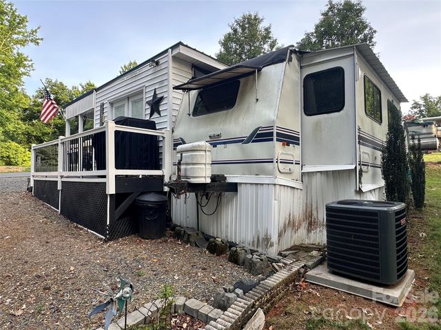 138 Marina Drive, New London, NC 28127