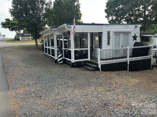 138 Marina Drive, New London, NC 28127