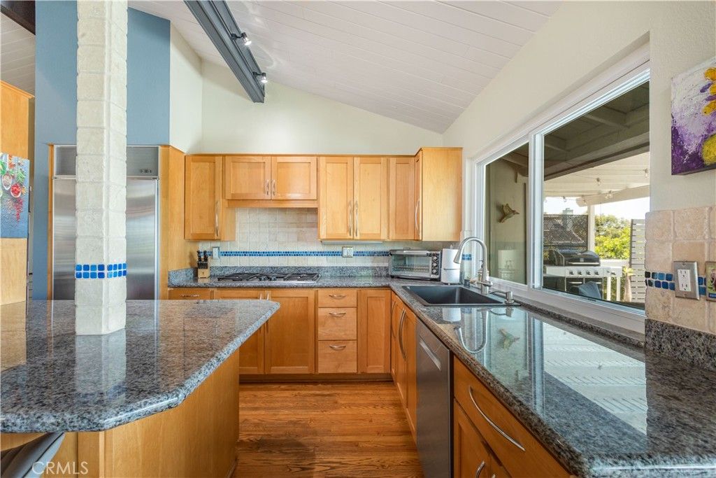 Image 14 of property listing at 10635 Queen, La Mesa, CA 91941