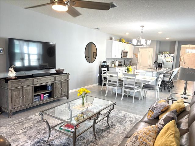 622 AUTUMN BREEZE STREET, Deland, FL 32724