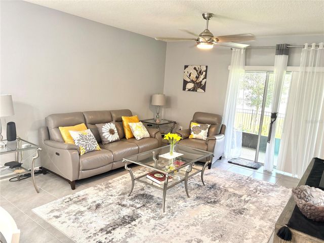 622 AUTUMN BREEZE STREET, Deland, FL 32724