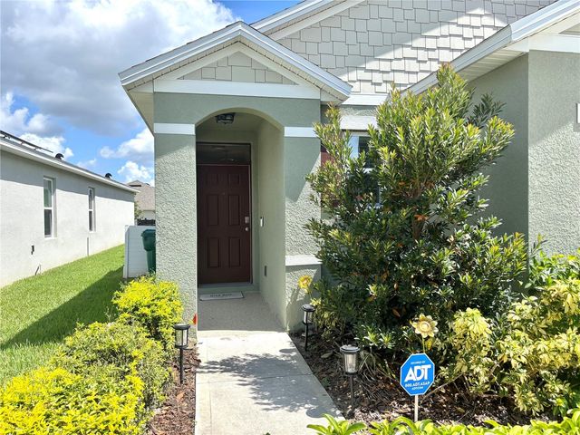 622 AUTUMN BREEZE STREET, Deland, FL 32724