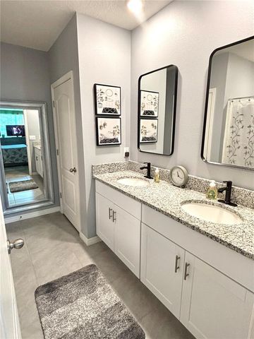 622 AUTUMN BREEZE STREET, Deland, FL 32724