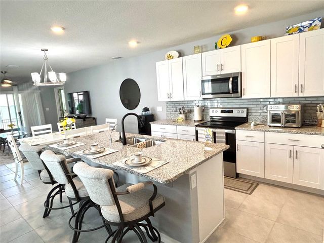 622 AUTUMN BREEZE STREET, Deland, FL 32724