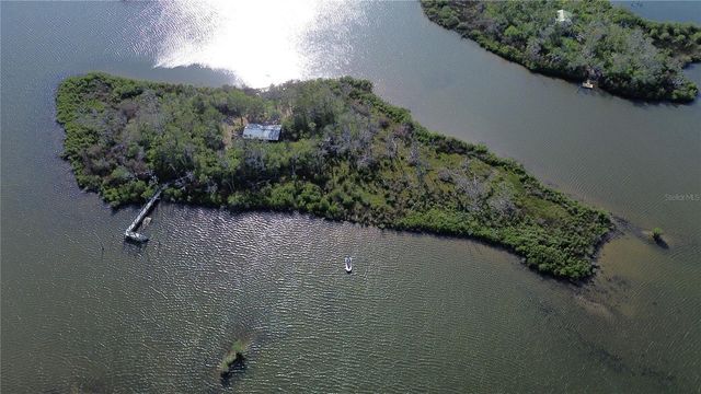 7472 W THUNDERBIRD ISLAND, Homosassa, FL 34448