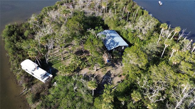7472 W THUNDERBIRD ISLAND, Homosassa, FL 34448