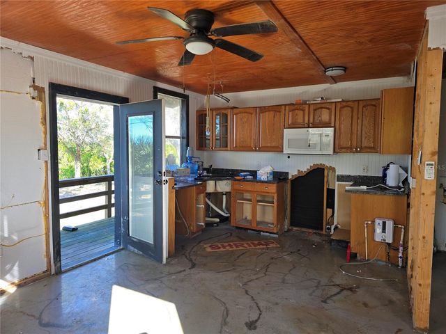 7472 W THUNDERBIRD ISLAND, Homosassa, FL 34448