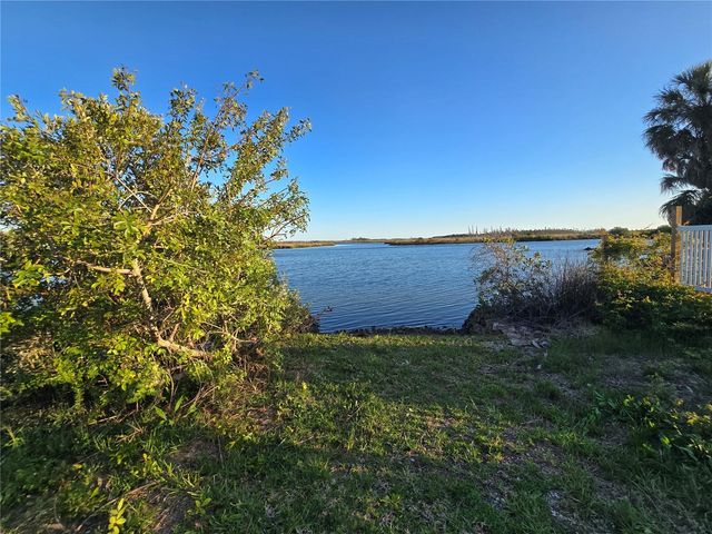 7472 W THUNDERBIRD ISLAND, Homosassa, FL 34448