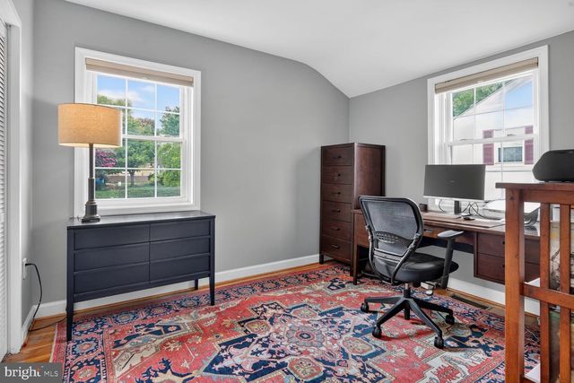 2306 N DEARING ST, Alexandria, VA 22302