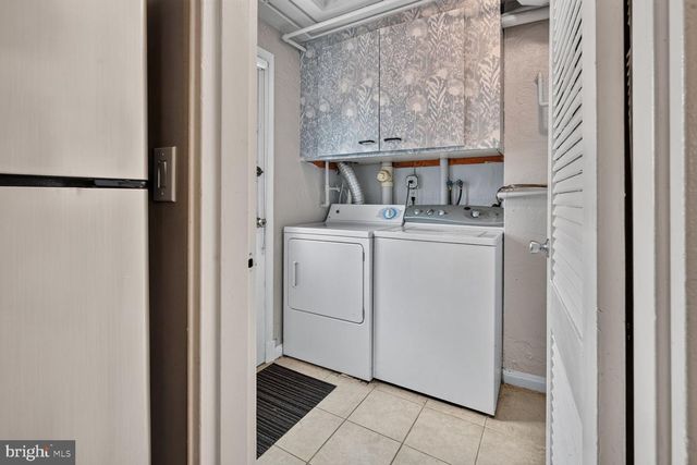 2306 N DEARING ST, Alexandria, VA 22302