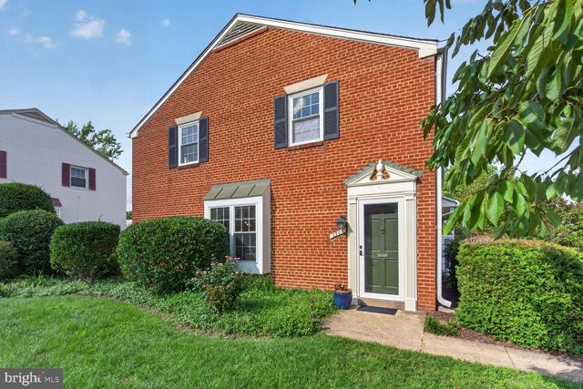 2306 N DEARING ST, Alexandria, VA 22302