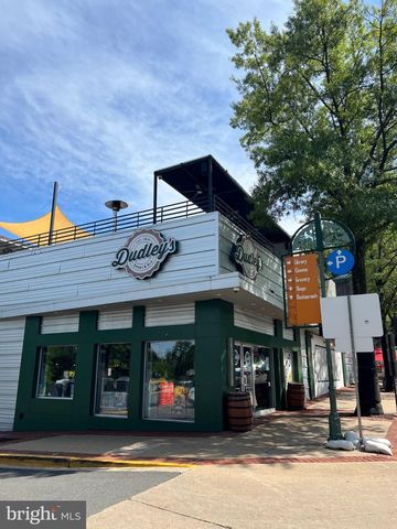 2306 N DEARING ST, Alexandria, VA 22302