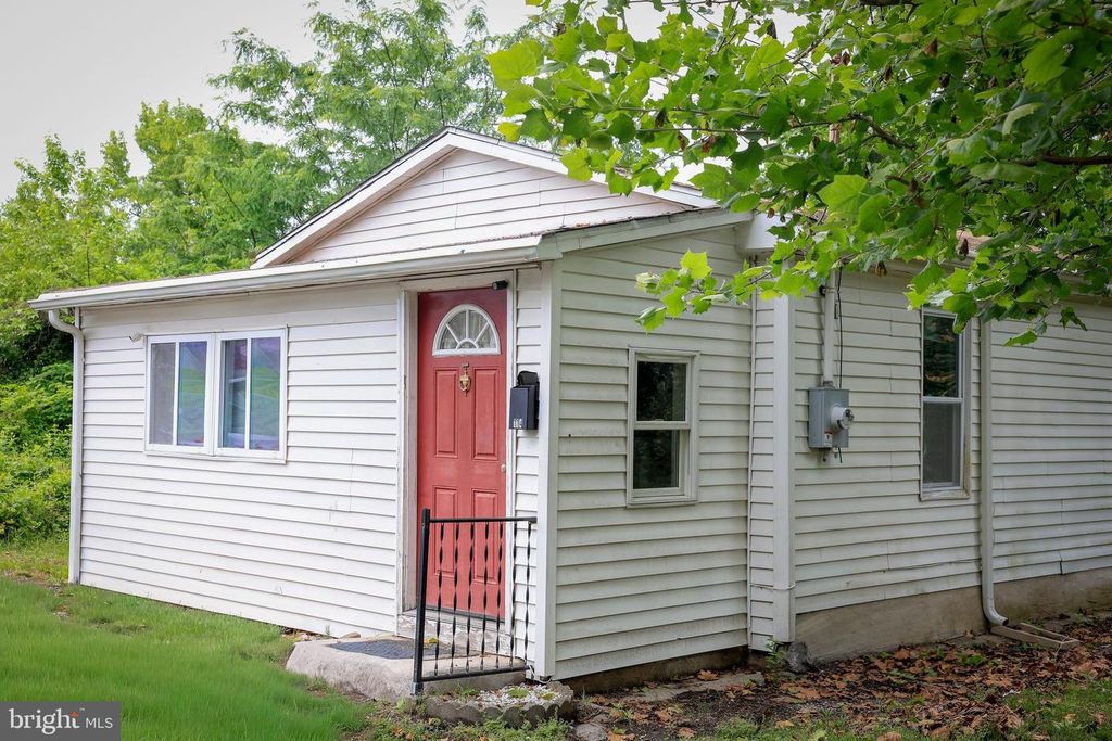 114 DEMING AVE, Penns Grove, NJ 08069