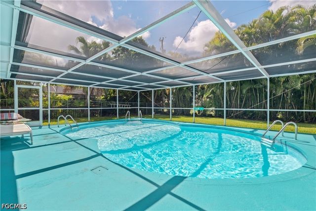 1330 SE 44th TER, Cape Coral, FL 33904