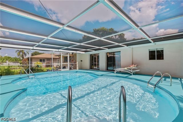 1330 SE 44th TER, Cape Coral, FL 33904