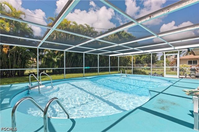 1330 SE 44th TER, Cape Coral, FL 33904