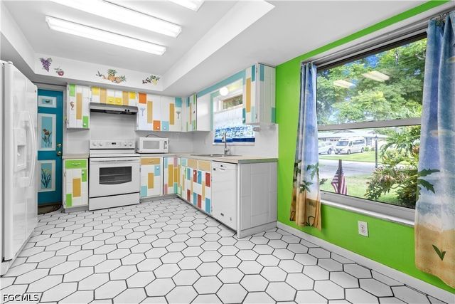 1330 SE 44th TER, Cape Coral, FL 33904