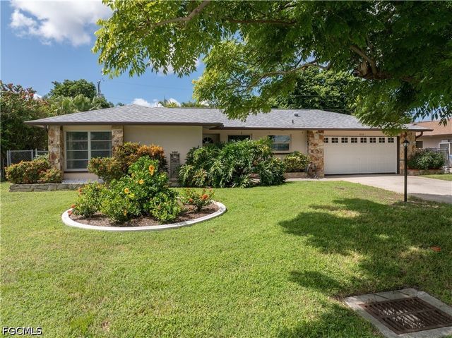 1330 SE 44th TER, Cape Coral, FL 33904