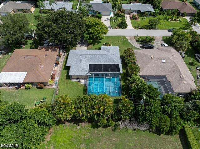 1330 SE 44th TER, Cape Coral, FL 33904