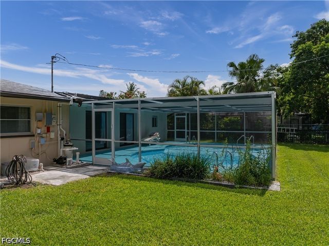 1330 SE 44th TER, Cape Coral, FL 33904