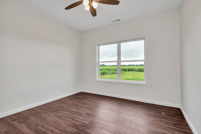1380 Lanning Rd, Lawrenceburg, TN 38464