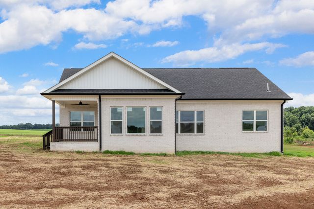 1380 Lanning Rd, Lawrenceburg, TN 38464