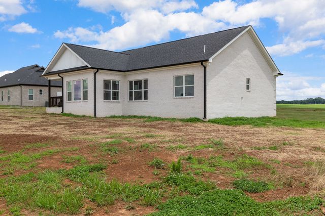 1380 Lanning Rd, Lawrenceburg, TN 38464