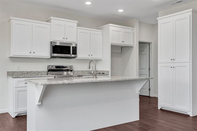1380 Lanning Rd, Lawrenceburg, TN 38464
