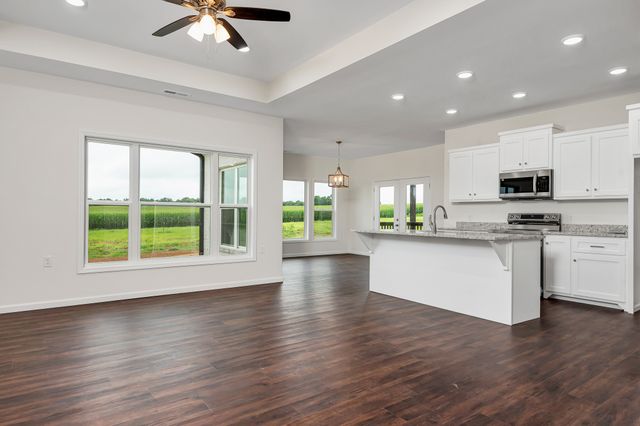 1380 Lanning Rd, Lawrenceburg, TN 38464