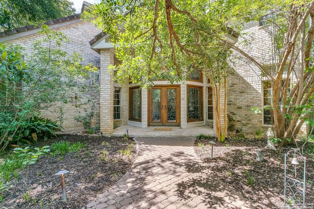 9 Scarborough Square, San Antonio, TX 78218