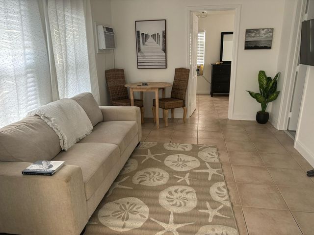 17 S D Street 1, Lake Worth Beach, FL 33460