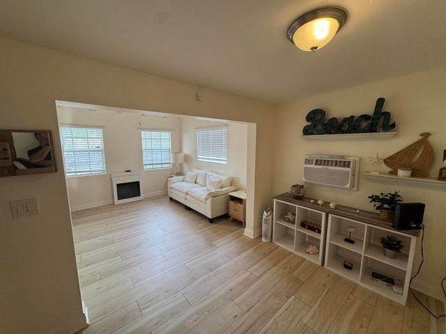 17 S D Street 1, Lake Worth Beach, FL 33460