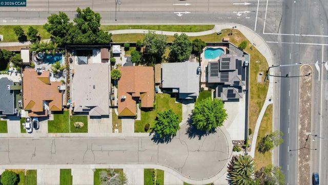 1980 Harvest Landing Court, Tracy, CA 95376