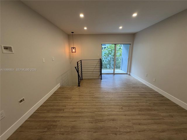 3025 Mary St 11, Miami, FL 33133