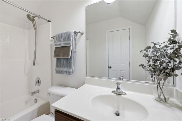 200 Foster RD, Yorktown, VA 23690