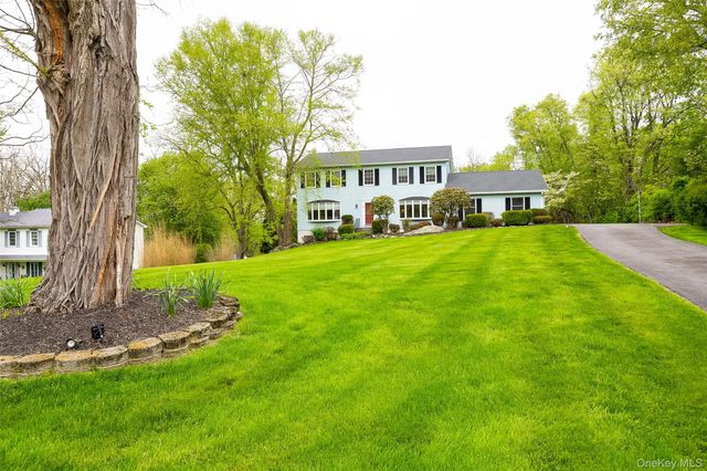5 Rolling Green Lane, Wappingers Falls, NY 12590